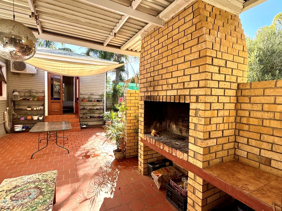 4 Bedroom Property for Sale in Die Wingerd Western Cape